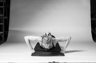 Full Push Up [Fists] - Photo 4
